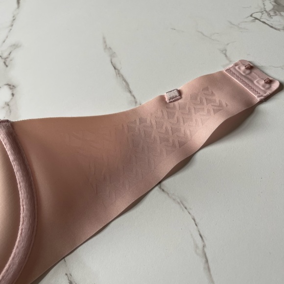 VS Strapless Bra - Picture 2 of 3